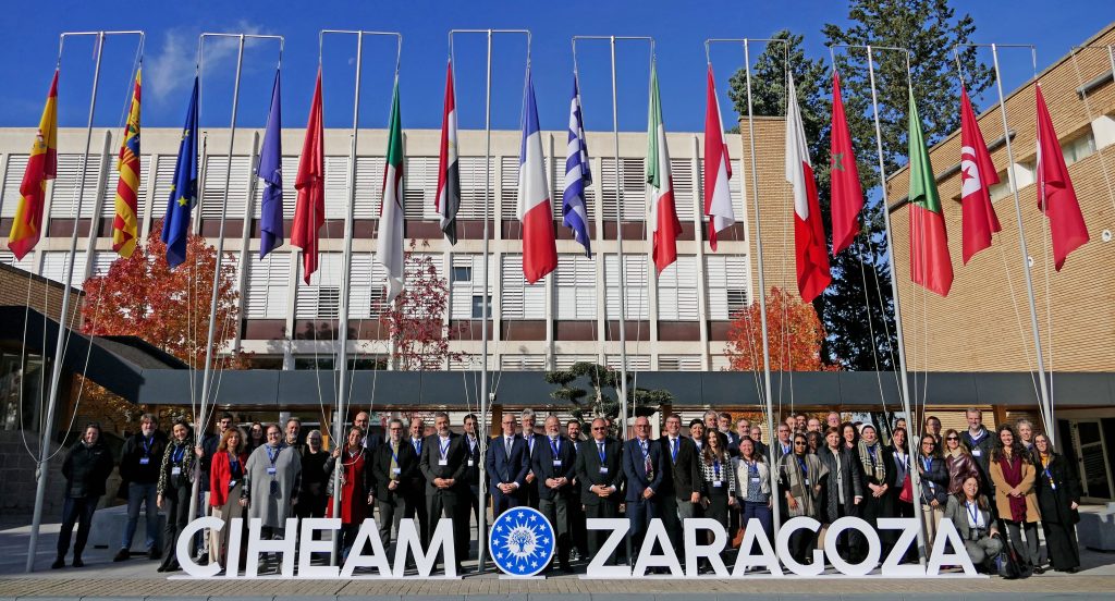 La transición hacia sistemas agroalimentarios sostenibles, gran eje de la nueva cooperación agroalimentaria